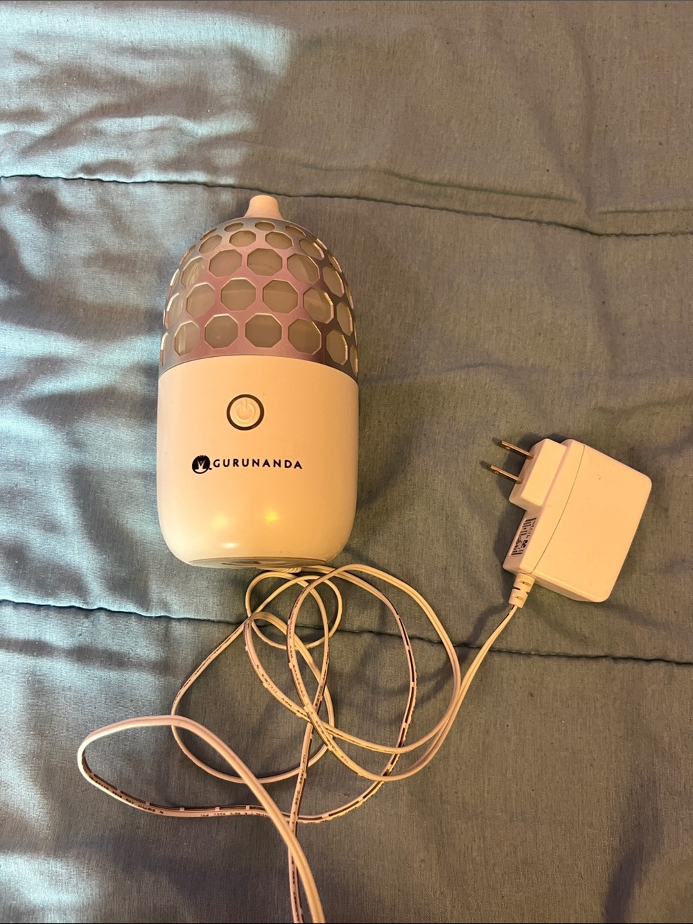 Gurunanda Portable Diffuser in White with Lavender Accent